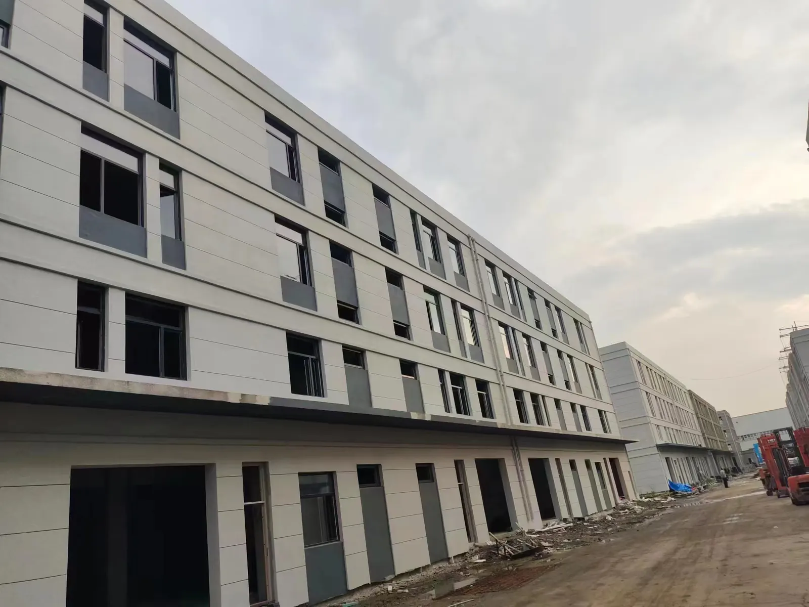 中创(辽宁)建设装饰工程有限公司 办公环境与团队活动实景 1