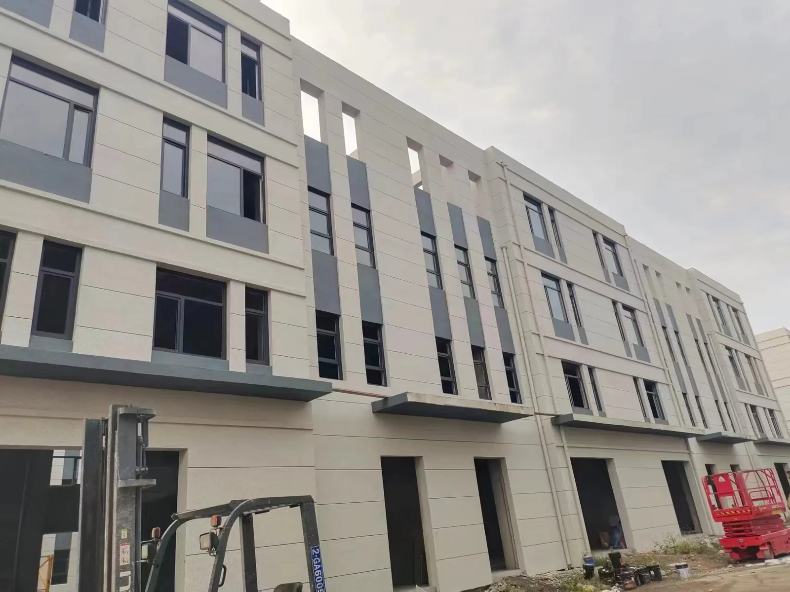 中创(辽宁)建设装饰工程有限公司 办公环境与团队活动实景 2